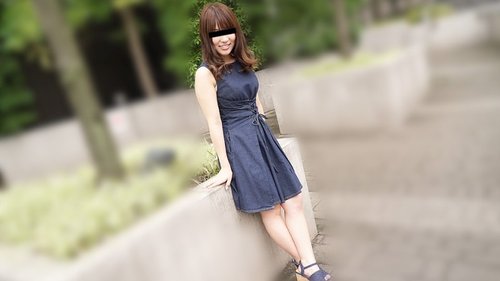 素人女孩欲罷不能！無碼中出潮吹大屁股