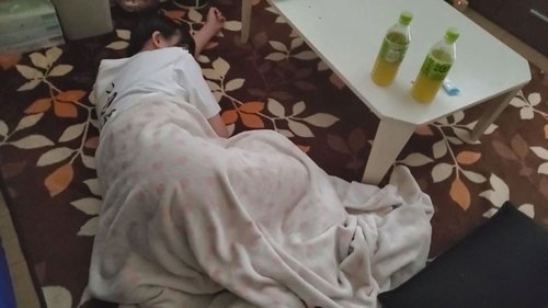 FC2-PPV-1483691 離家出走人妻白天被陌生人中出 無碼