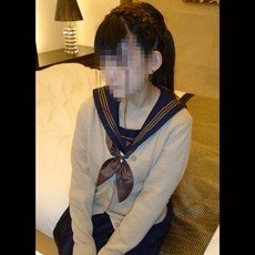 制服日本女孩为梦想与老男人性爱：无码原始性爱中出