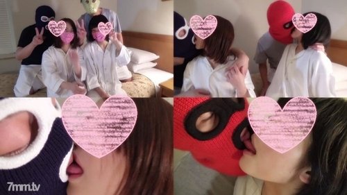 美乳女子大生と熟年男性の4P中出し無修正