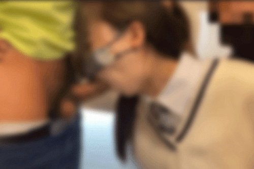 制服诱惑：未经审查的业余3P性爱，感受被欺负的快感！