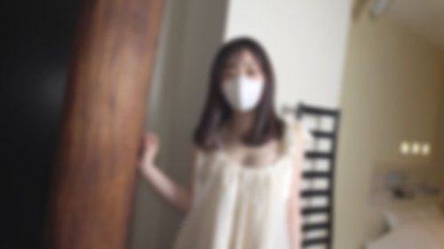 Non Censuré Étudiante Amateure de 20 Ans avec Gros Seins et Peau Sensible
